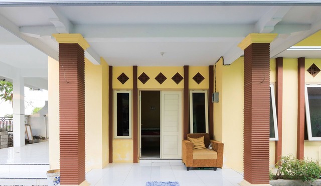 OYO 2371 Islami Family Residence