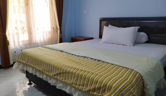 OYO 2423 Hotel Tubalong Taliwang Syariah