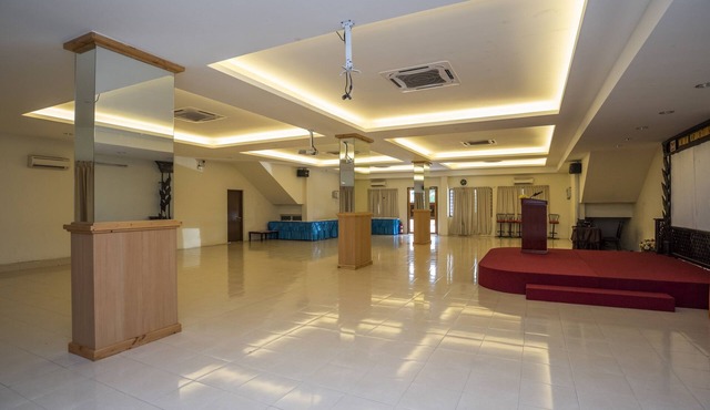 OYO 586 My Residence Hotel