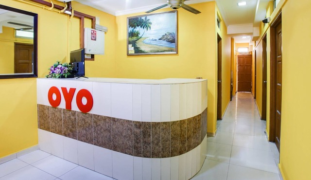 OYO 89406 Lucky Budget Hotel