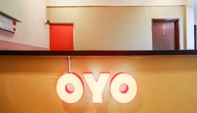 OYO 89585 Hotel Happy Inn