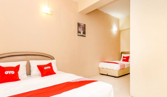 OYO 89703 B Link Hotel