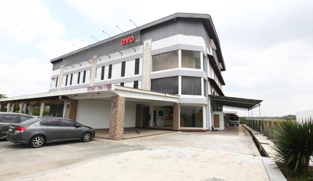OYO 89888 Dz Residence Guest House