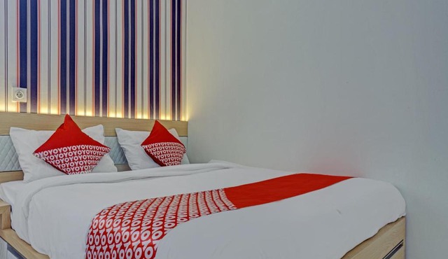OYO 90120 Bolang Room