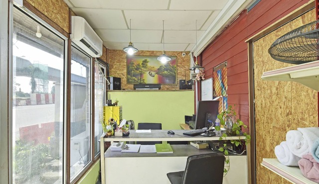 OYO 90535 Wakaf Bharu Inn