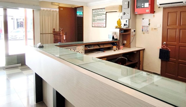 OYO 90895 Hotel Ikia