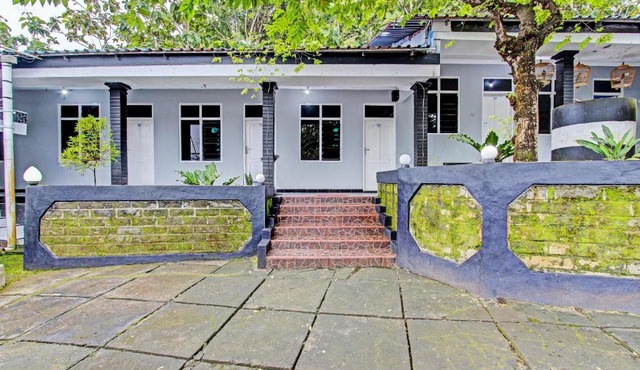 OYO 92287 Hotel Aji Mantoro