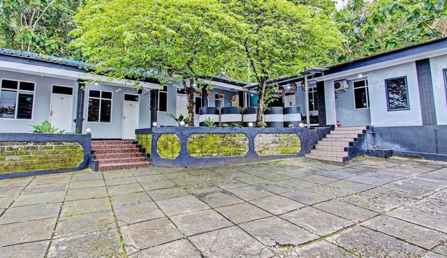 OYO 92287 Hotel Aji Mantoro