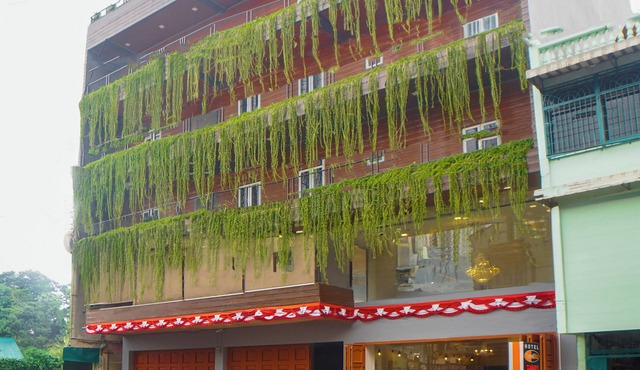 OYO 92956 Travelbiz Hotel