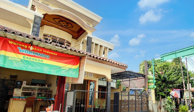 OYO 94003 Anjuk Ladang Homestay
