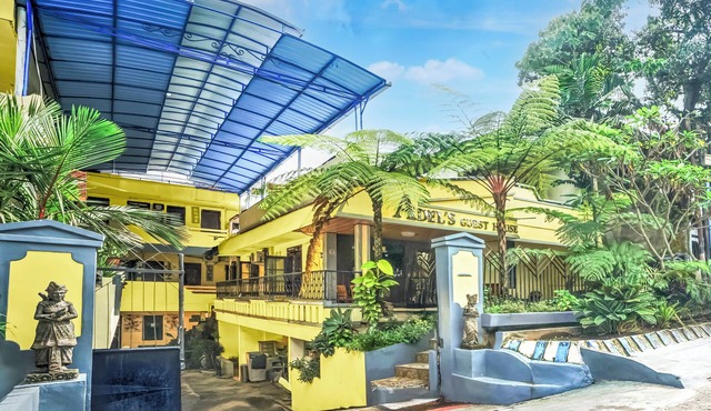 OYO 95043 Guest House Adel's