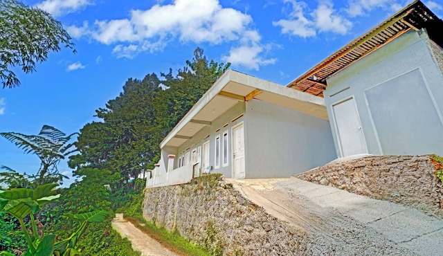 OYO 95065 Villa Ade