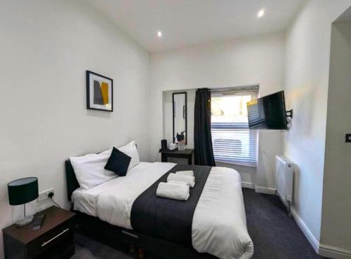 OYO Firs Lodge London Heathrow