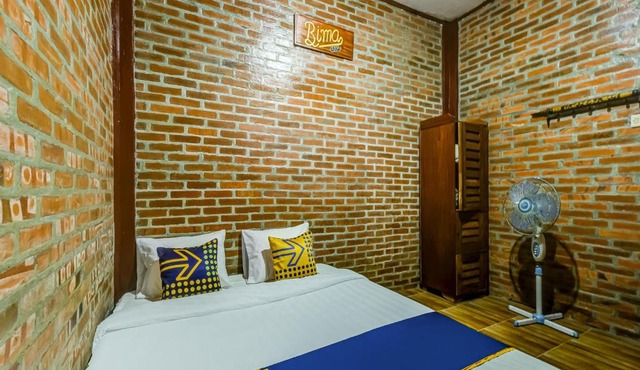 OYO Homes 90996 Desa Wisata Pulesari Syariah