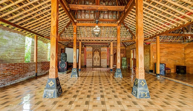 OYO Homes 90996 Desa Wisata Pulesari Syariah