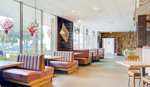 OYO Hotel Dundee By Crystal Lake