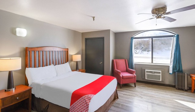 OYO Hotel Edmond - University of Central Oklahoma