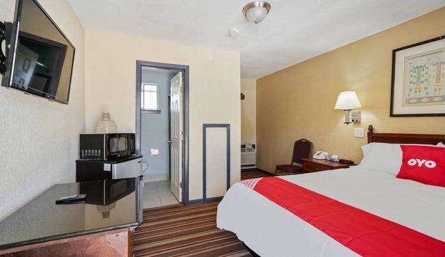 OYO Hotel Luling TX Downtown I-10/US-90