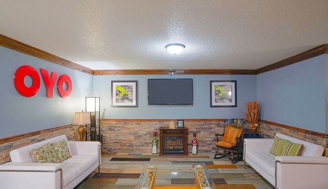 OYO Hotel Redwood Falls near Jackpot Casino