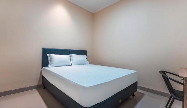 OYO Life 2709 Kost Cirendeu