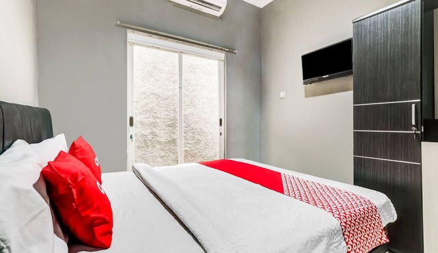 OYO Life 91239 Kost Rosandy House Yogyakarta
