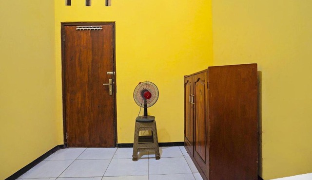 OYO Life 91869 Insan Mulia Kost Syariah