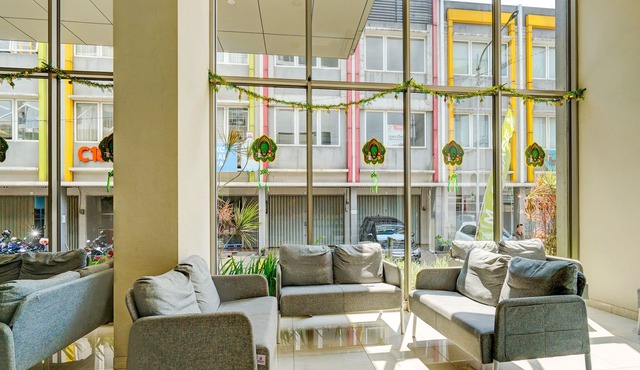 OYO Life 92548 M-square Apartment By Lins Pro