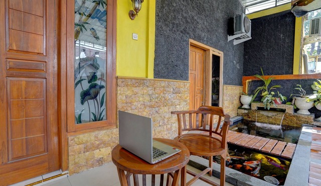 OYO Life 92840 Wisma Morricco