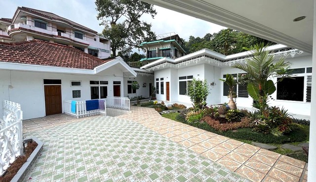 OYO LIFE 92844 Penginapan Cibodas