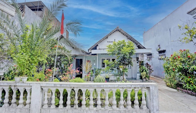 OYO Life 92921 Omaya Kost Syariah