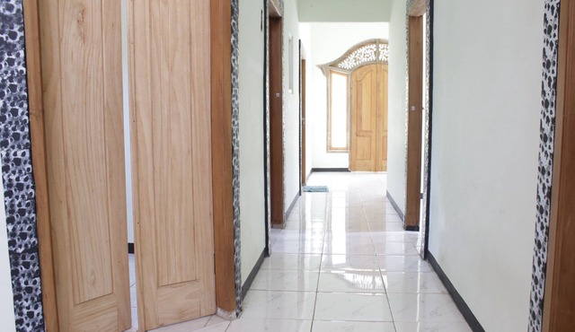 OYO Life 92982 Kost Berkah Ibu
