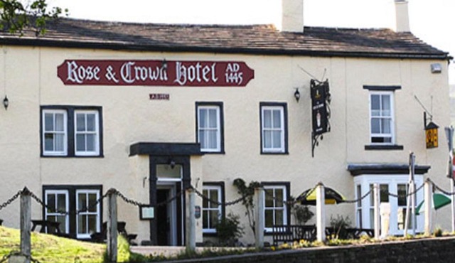 OYO Rose & Crown Hotel