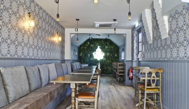 OYO Tamworth Arms Boutique Pub & Hotel