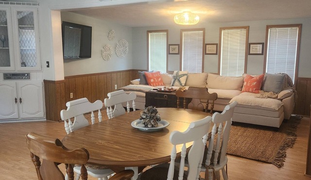Oyster and the Crab is a vintage coastal gem 2.5 miles from Holden Beach