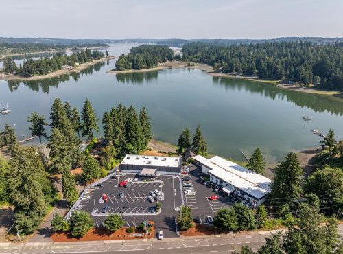 Oyster Bay Inn & Suites