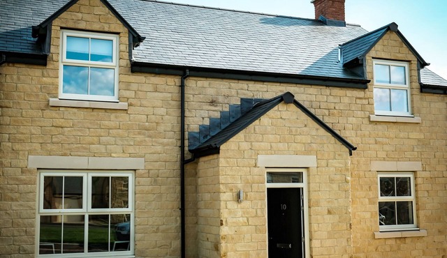 OYSTERCATCHER, pet friendly, with a garden in Embleton