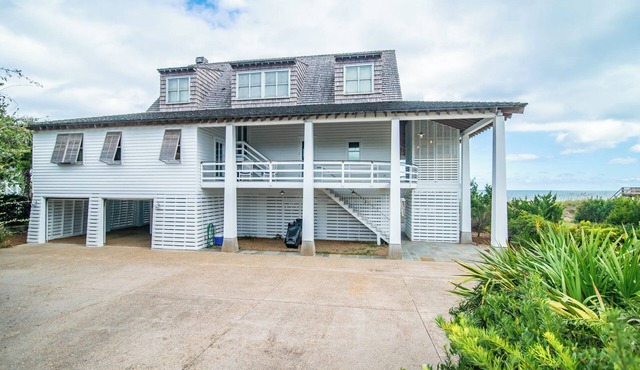 Oysters Pearl 4BR Oceanfront Beach Home Grand Porch and more in Debordieu!