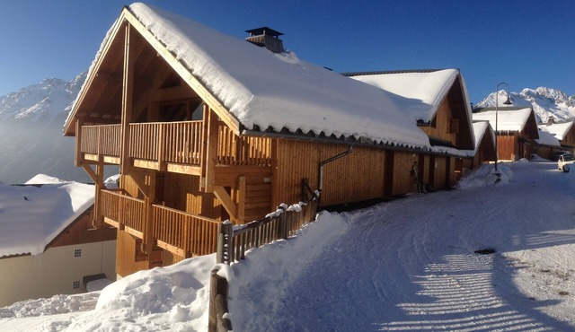 Oz/Alpe d'Huez 110m slopes, up to 21 people, Hammam, en-suite bedrooms