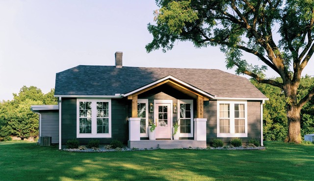 Oz Haus - Bentonville