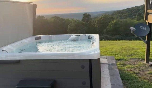 Ozark Escape - Hot Tub, Mountain Views, Near River