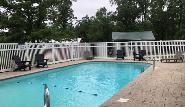 Ozark Getaway! With Free Parking, Outdoor Saltwater Pool