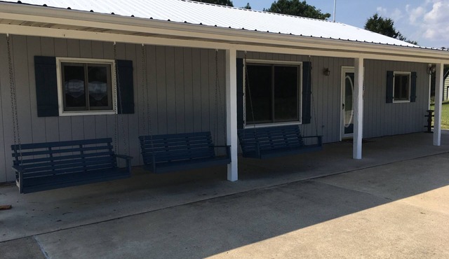Ozark Livin' - Sleeps 18, on 10 acres - 1 mi from Bull Shoals lake