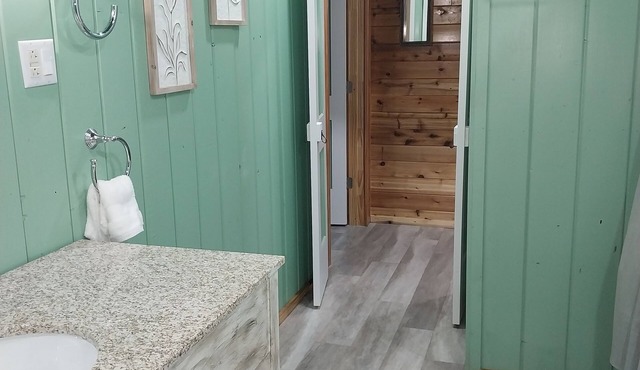 Ozark Lodge-Spacious Stay adjacent to Ozark Retreat