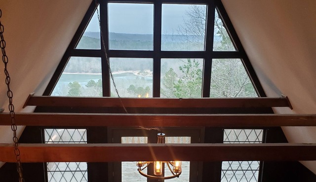 Ozark Oasis 3 B/3 B in Eminence with Spectacular View!