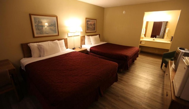 Ozark Swiss Inn
