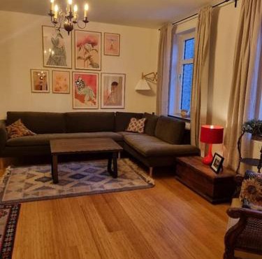 Pæn central lejlighed med gratis parkering