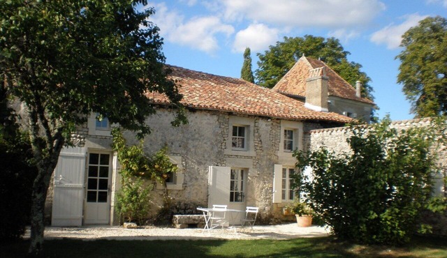 Périgord Vert- House in character property - Swimming pool, tennis - Sleeps 4