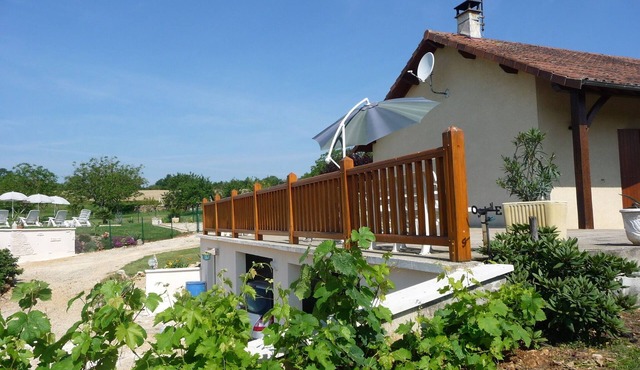 Périgord calm near hiking trails