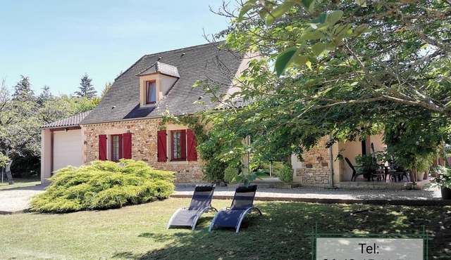 Périgourdine gîte (air-conditioned) 5kms from SARLAT, enclosed grounds.