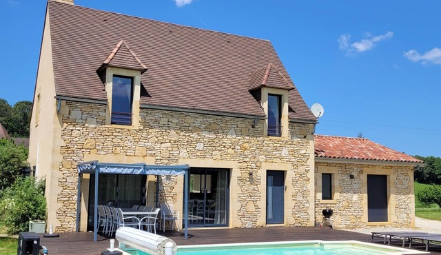 Périgourdine house/Private heated swimming pool/Air con/10km Sarlat